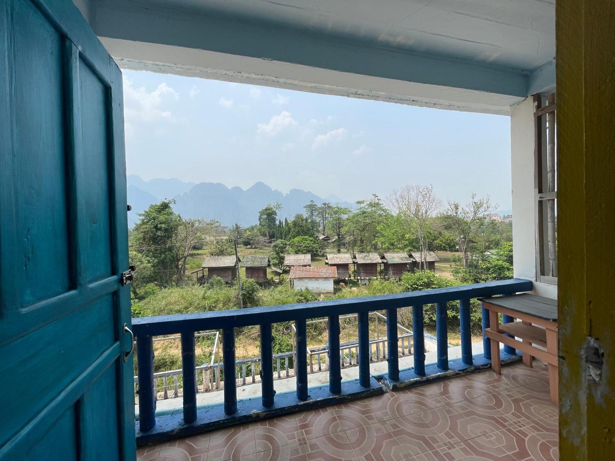 Blue Sunset Hostel Vang Vieng Exterior photo